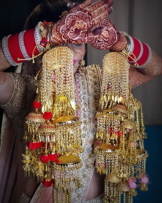 Bridal layered Kalira